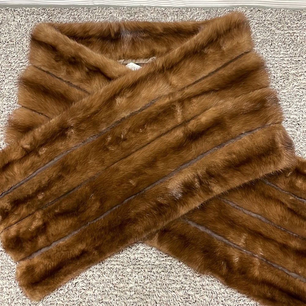 Vintage I. Magnin & Co. fur wrap shawl in great condition